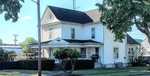 137 W Railroad St, West Lafayette, OH 43845