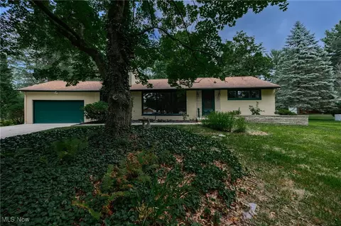 816 Overridge Ave SE, North Canton, OH 44720