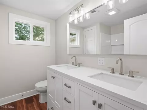 Bath - 112 Thomas Dr, Conneaut, OH 44030 photo 1 of 3
