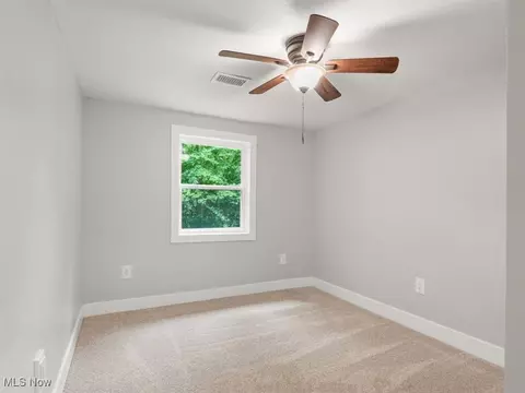 Bedroom - 112 Thomas Dr, Conneaut, OH 44030 photo 2 of 6