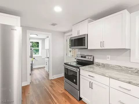 Kitchen - 112 Thomas Dr, Conneaut, OH 44030 photo 5 of 7