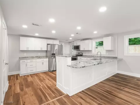 Kitchen - 112 Thomas Dr, Conneaut, OH 44030 photo 3 of 7