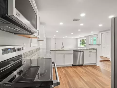 Kitchen - 112 Thomas Dr, Conneaut, OH 44030 photo 7 of 7