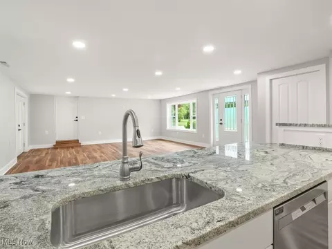 Living - 112 Thomas Dr, Conneaut, OH 44030 photo 5 of 5