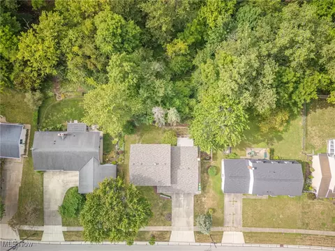 469 Whitman Blvd, Elyria, OH 44035 photo 3