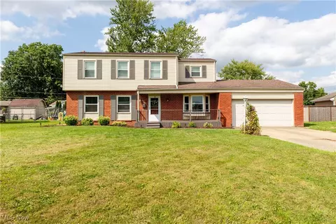 4524 Woodridge Dr, Youngstown, OH 44515