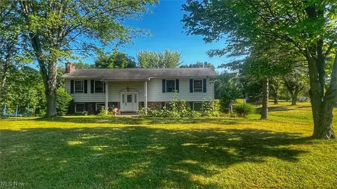 127 Lester Rd, New Franklin, OH 44319