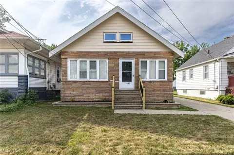 5343 Meadow St, Maple Heights, OH 44137