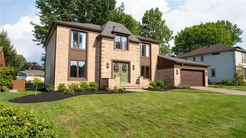3625 Kings Post Pkwy, Rocky River, OH 44116