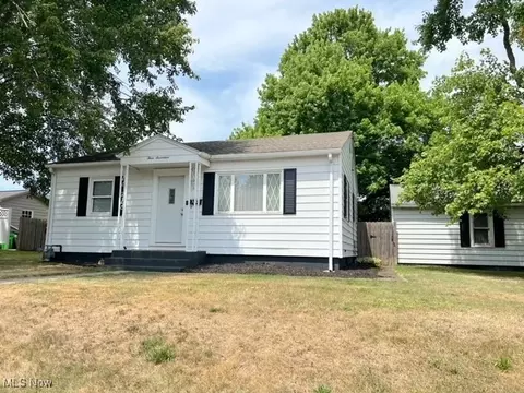 317 W 14th St, Dover, OH 44622