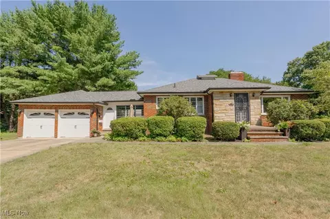 231 Westover Dr, Akron, OH 44313