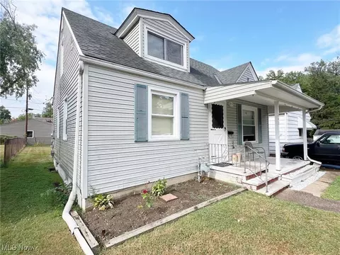 203 15th St, Elyria, OH 44035 photo 2