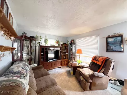 203 15th St, Elyria, OH 44035 photo 7