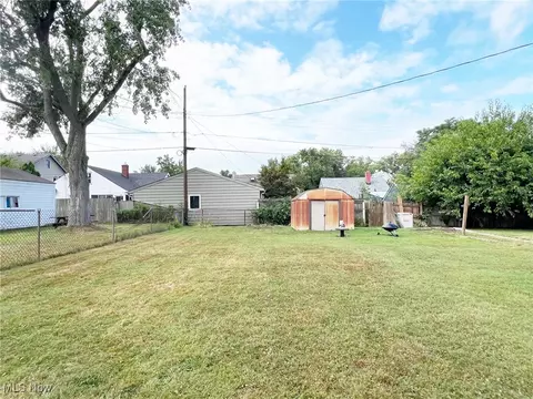 203 15th St, Elyria, OH 44035 photo 5