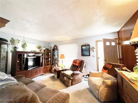 203 15th St, Elyria, OH 44035 photo 6