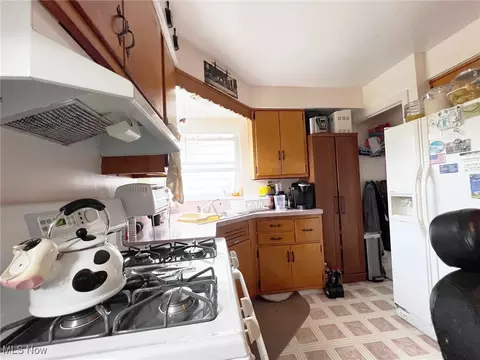 203 15th St, Elyria, OH 44035 photo 11