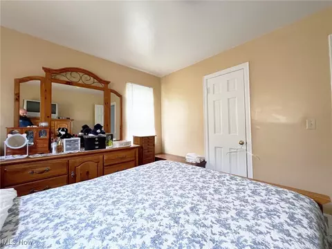203 15th St, Elyria, OH 44035 photo 17