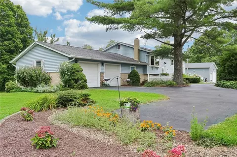 3039 Plymouth Gageville Rd, Ashtabula, OH 44004