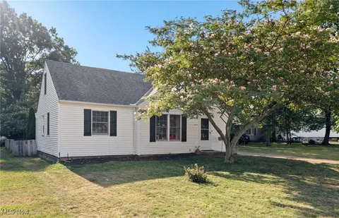3973 W 226th St, Fairview Park, OH 44126