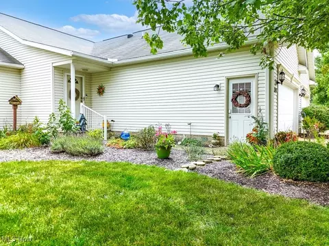 Exterior - 2340 Wright State Dr SE, Massillon, OH 44646 photo 2 of 3