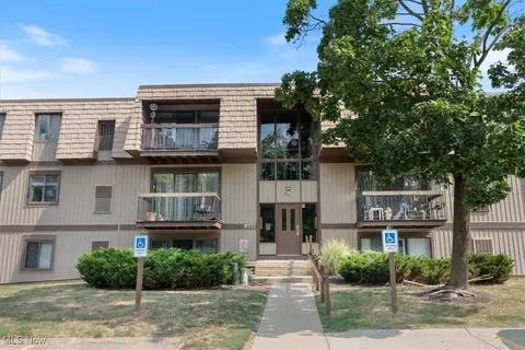 9771 Sunrise Blvd #N8, North Royalton, OH 44133