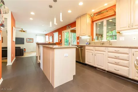 34040 Pettibone Rd, Solon, OH 44139 photo 11