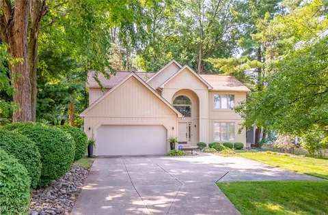 34040 Pettibone Rd, Solon, OH 44139 photo 2