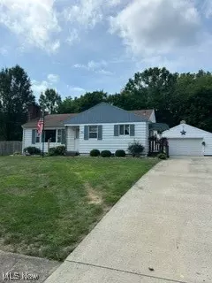 109 E Woodland Ave, Columbiana, OH 44408
