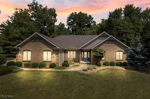 6829 Meadowood Dr, Medina, OH 44256