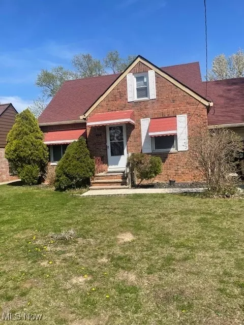 849 E 260th St, Euclid, OH 44132 photo 2