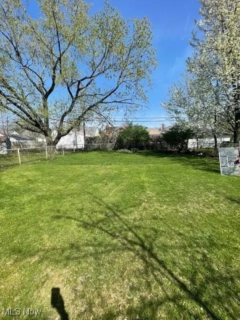 849 E 260th St, Euclid, OH 44132 photo 11