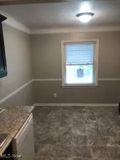 849 E 260th St, Euclid, OH 44132 photo 5