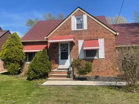 849 E 260th St, Euclid, OH 44132