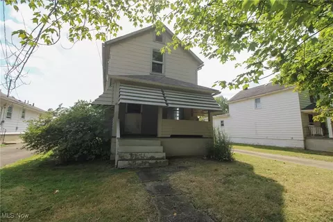 159 Piccadilly St, Campbell, OH 44405