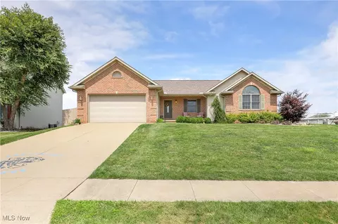5525 Willa St NE, Louisville, OH 44641
