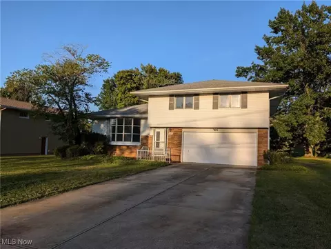 985 Rose Blvd, Highland Heights, OH 44143