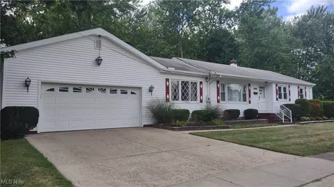 4248 Grove Ave, Willoughby, OH 44094