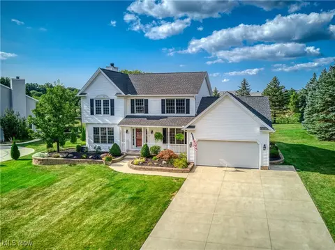 297 Baronsway Dr, Cuyahoga Falls, OH 44223