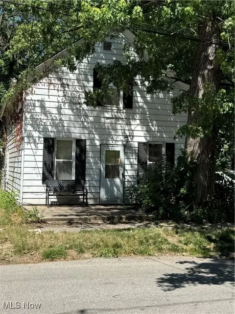 4324 E 73rd St, Cleveland, OH 44105
