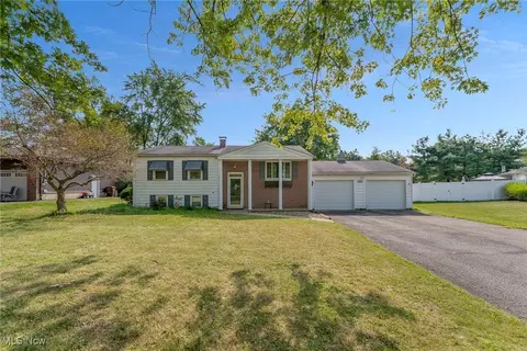 5090 Calla Ave NW, Warren, OH 44483