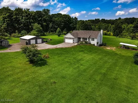 5525 White Rd, Geneva, OH 44041