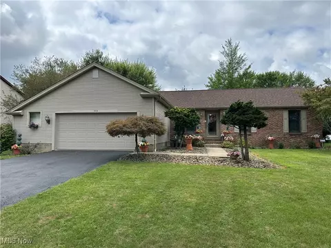 7474 Sugartree Dr, Boardman, OH 44512