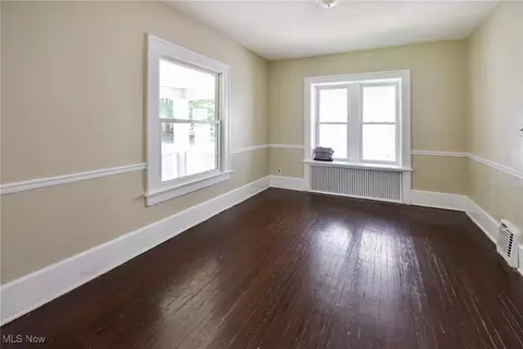 Living - 657 Thayer St, Akron, OH 44310 photo 3 of 3
