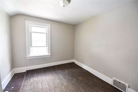 Bedroom - 657 Thayer St, Akron, OH 44310 photo 3 of 3