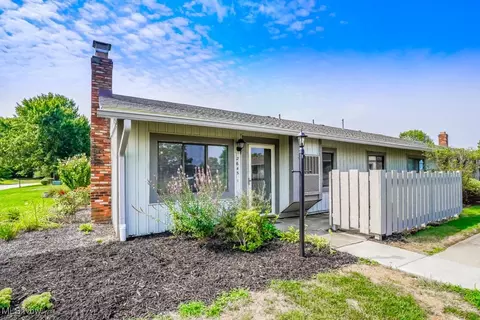2645 Mull Ave #21A, Copley, OH 44321