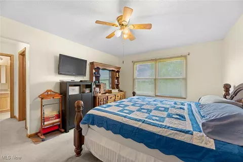 Bedroom - 43128 Albrecht Rd, Elyria, OH 44035 photo 3 of 8