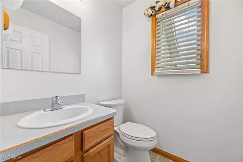 Bath - 43128 Albrecht Rd, Elyria, OH 44035 photo 1 of 3