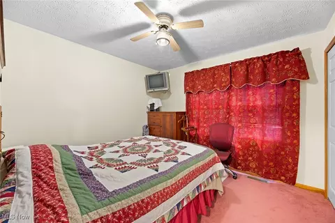 Bedroom - 43128 Albrecht Rd, Elyria, OH 44035 photo 6 of 8