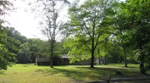 1630 N County Line Rd, Geneva, OH 44041