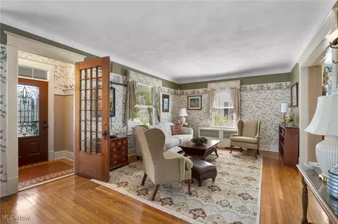 Entry Way - 1815 Erie Ave, Lorain, OH 44052 photo 1 of 2